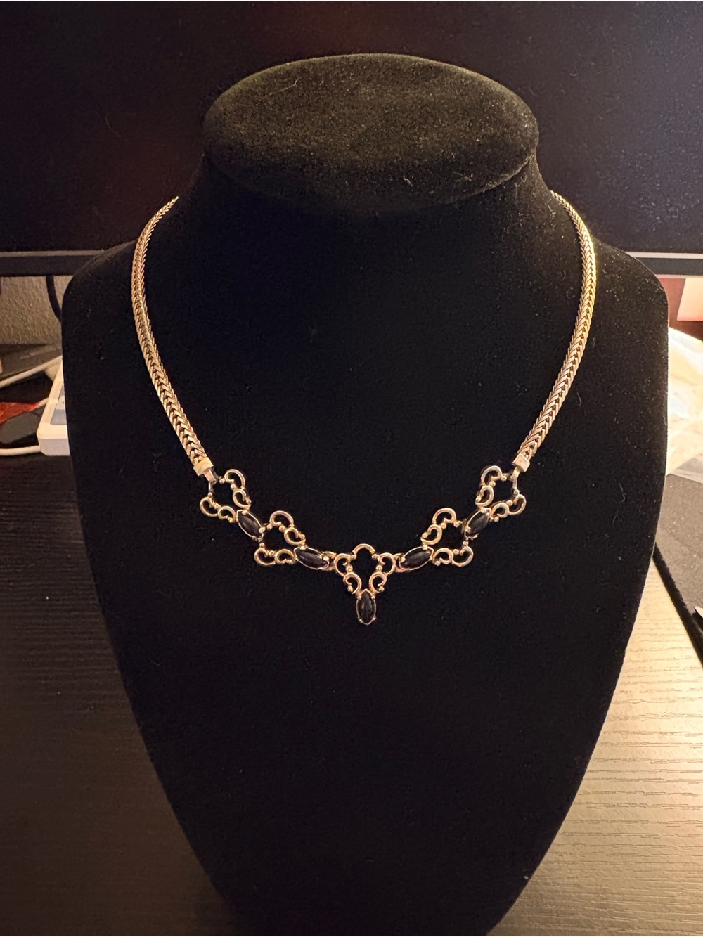 Elegant Vintage Gold Filigree Necklace with Onyx Stones
